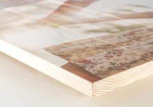 Detailfoto eines Foto auf Holz
