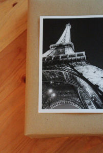 Geschenk mit schwarzweiß Bild aufpeppen